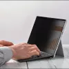 StarTech.com 4 krypčių 12,4 col. Surface Laptop Go 1/2/3 privatumo ekrano filtras, portretas/peizažas, lietimui palaikantis, +/- 30° matymo kampas, mėlynos šviesos mažinimas, matinis paviršius