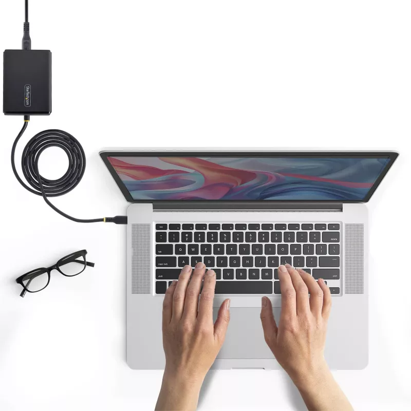 StarTech.com 100W USB-C nešiojamojo kompiuterio įkroviklis su 1,5 m pritvirtintu USB-C laidu, maitinimo adapterio blokas, skirtas Dell, XPS, HP ProBook, MacBook Pro, Microsoft Surface Pro