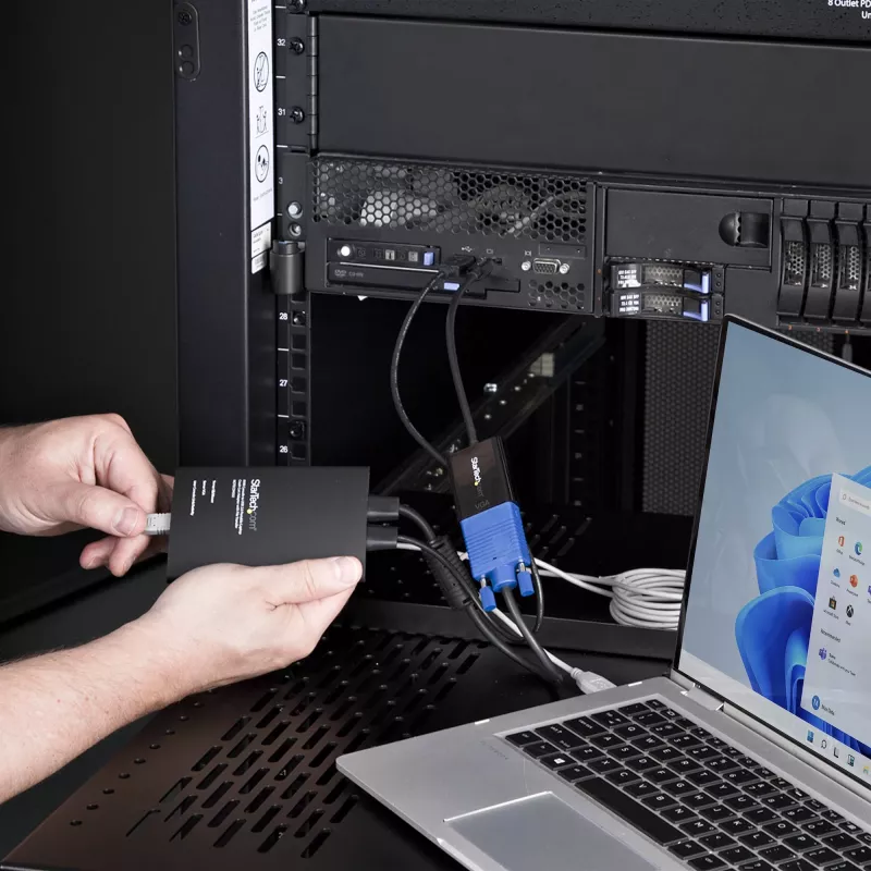 StarTech.com Nešiojamasis Nešiojamojo Kompiuterio Avarinės Prieigos KVM Konsolės Adapteris