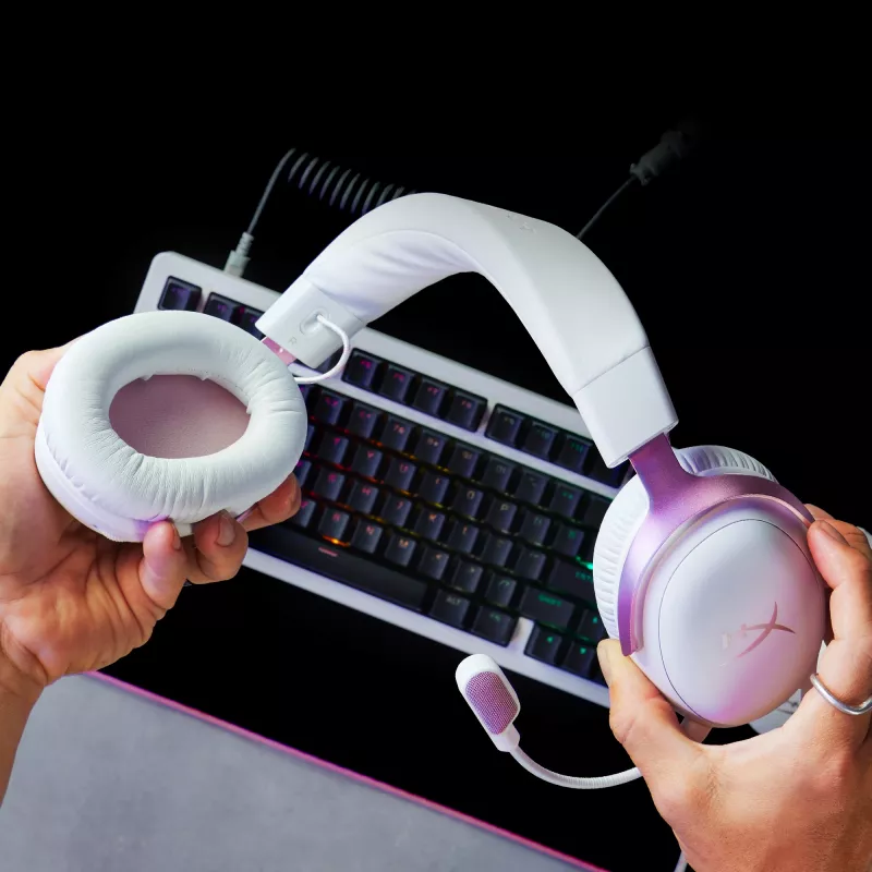 HyperX Cloud III – žaidimų ausinės (balta / rožinė)