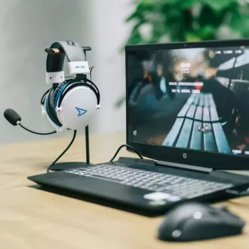 Steelplay laidinės 3D ausinės - HP52 - baltos (kelių spalvų), laidinės, žaidimams, 20 - 20000 Hz, 367 g, ausinės, juoda, balta