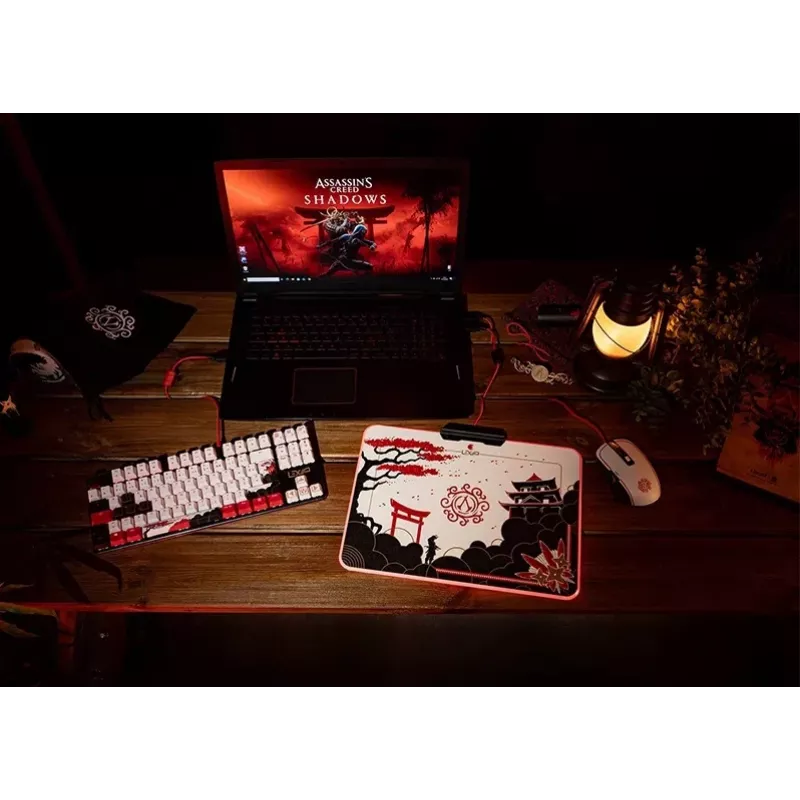 Lexip X Ubisoft - Assassin's Creed - Shadows pelės kilimėlis, juodas, auksinis, raudonas, baltas, paveikslėlis, maitinamas per USB, žaidimams skirtas pelės kilimėlis