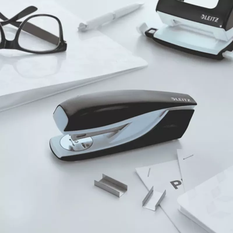 Leitz WOW 5502 metalinis segiklis 30 lapų, 30 lapų, juoda, P3, metalas, plastikas, 80 g/m², 4 cm