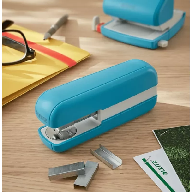 Leitz Cosy segiklis 30 lapų, 30 lapų, Mėlynas, Standartinis sąvaržėlės tipas, 26/6, Metalas, Plastikas, 80 g/m²