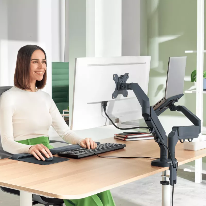 Leitz Ergo Space Saving dvigubas monitoriaus ir nešiojamojo kompiuterio stovas, spaustuvas / kiauryminis, 18 kg, 43,2 cm (17 colių), 81,3 cm (32 colių), 100 x 100 mm, tamsiai pilkas