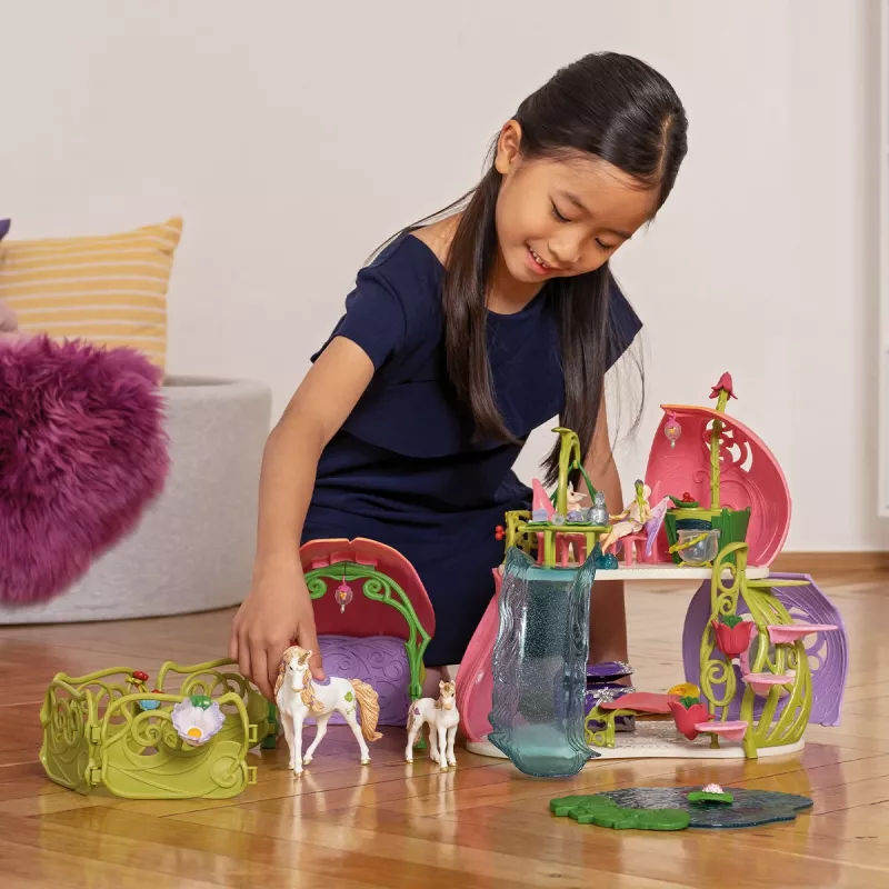 schleich BAYALA Žėrintis gėlių namas su vienaragiais, ežeru ir tvartu