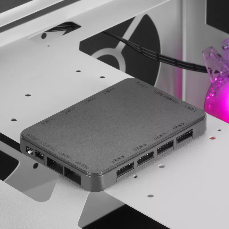 Mars Gaming MC51W baltas PC žaidimams ATX dvigubo grūdinto stiklo korpusas su 5x RGB 12 cm ventiliatoriais