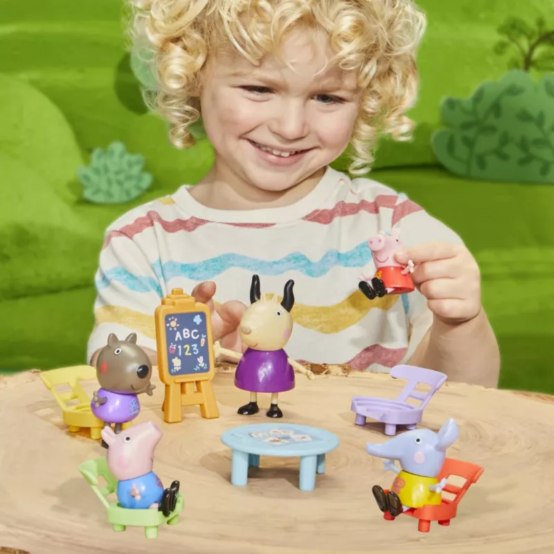Hasbro Peppa Pig žaidimų grupės rinkinys su 5 figūrėlėmis ir 6 priedais, ikimokyklinio amžiaus žaislai mergaitėms ir berniukams nuo 3 metų