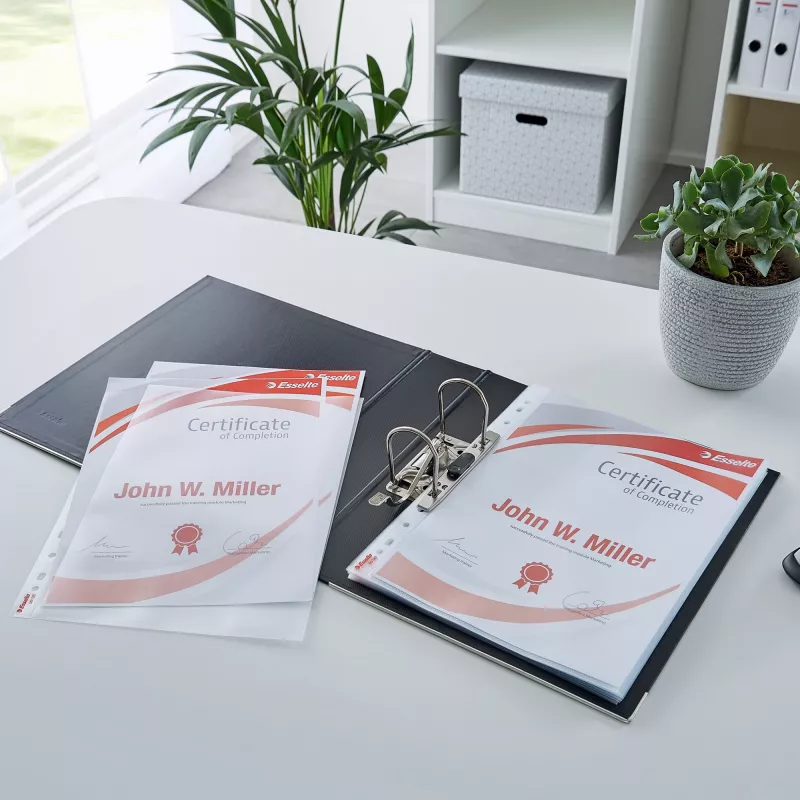 Esselte Premium kišenė A4, atidaryta viršuje ir kairėje, 30% perdirbto plastiko prieš vartojimą