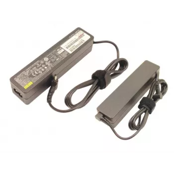 Fujitsu FUJ:FPCAC162 maitinimo adapteris / inverteris Juodas
