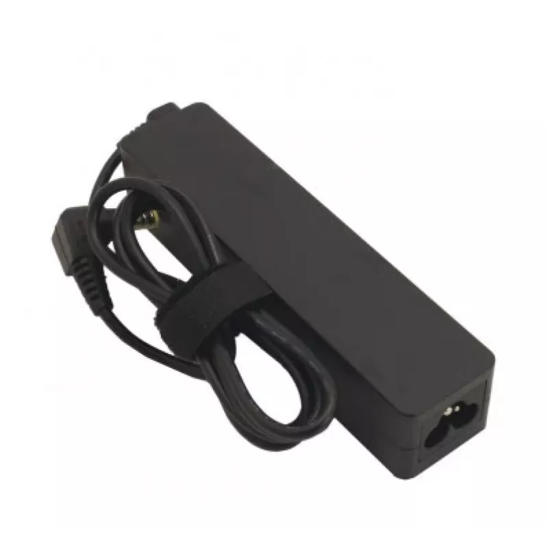 Fujitsu FUJ:CP500636-XX maitinimo adapteris / keitiklis Juoda