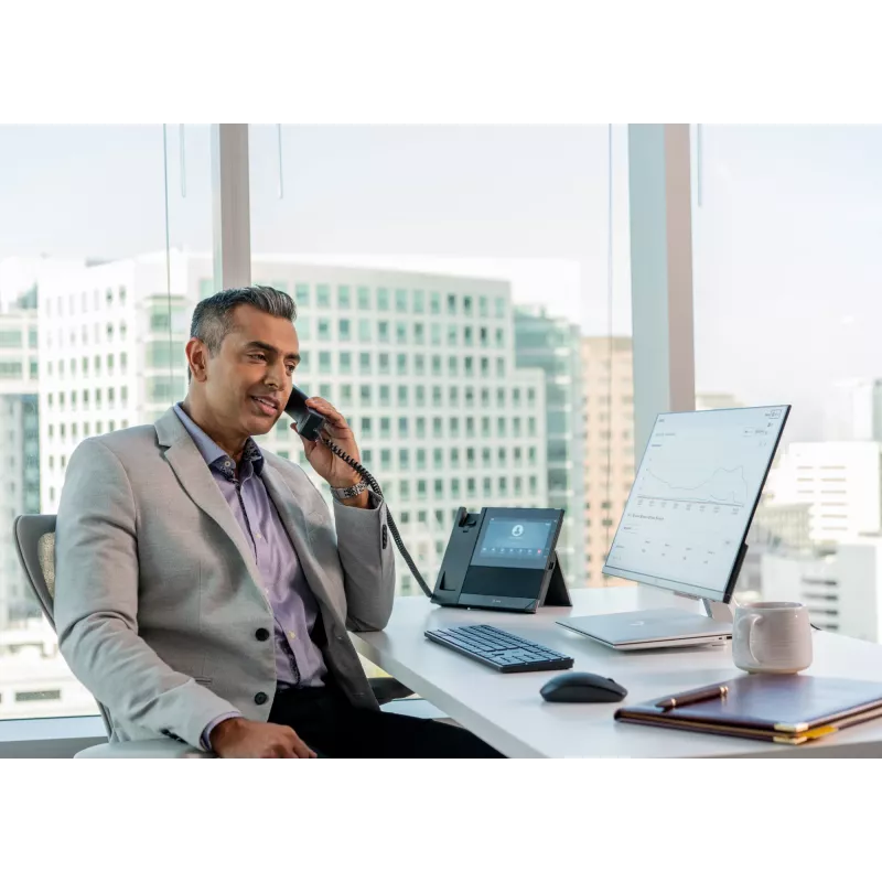 HP Poly CCX 600 verslo medijos telefonas, skirtas „Microsoft Teams“ ir palaikantis PoE