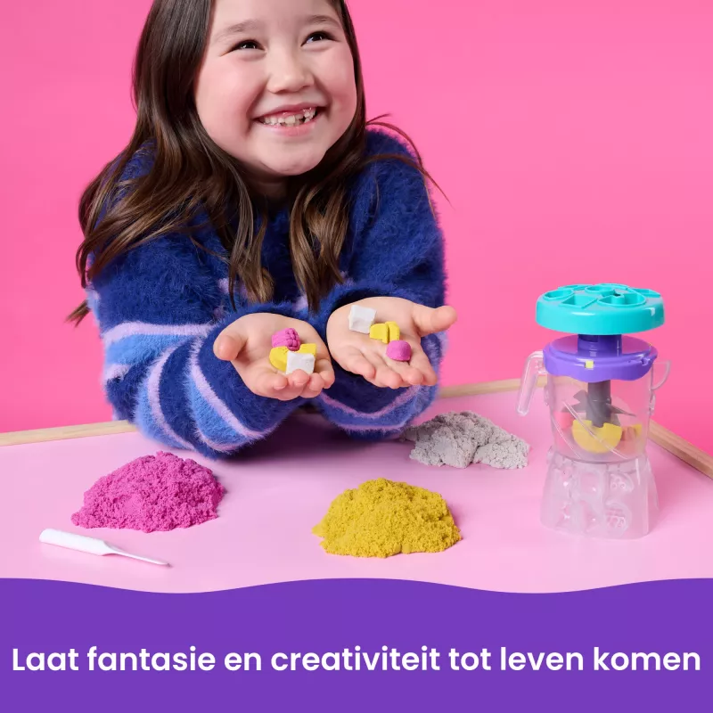 Kinetic Sand, Smoothie Mixer žaidimų rinkinys, Velykų krepšelio priedai, apima 14 oz formuojamo žaidimo smėlio, įrankiai ir ledinuko formelė, žaidimo maisto žaislas