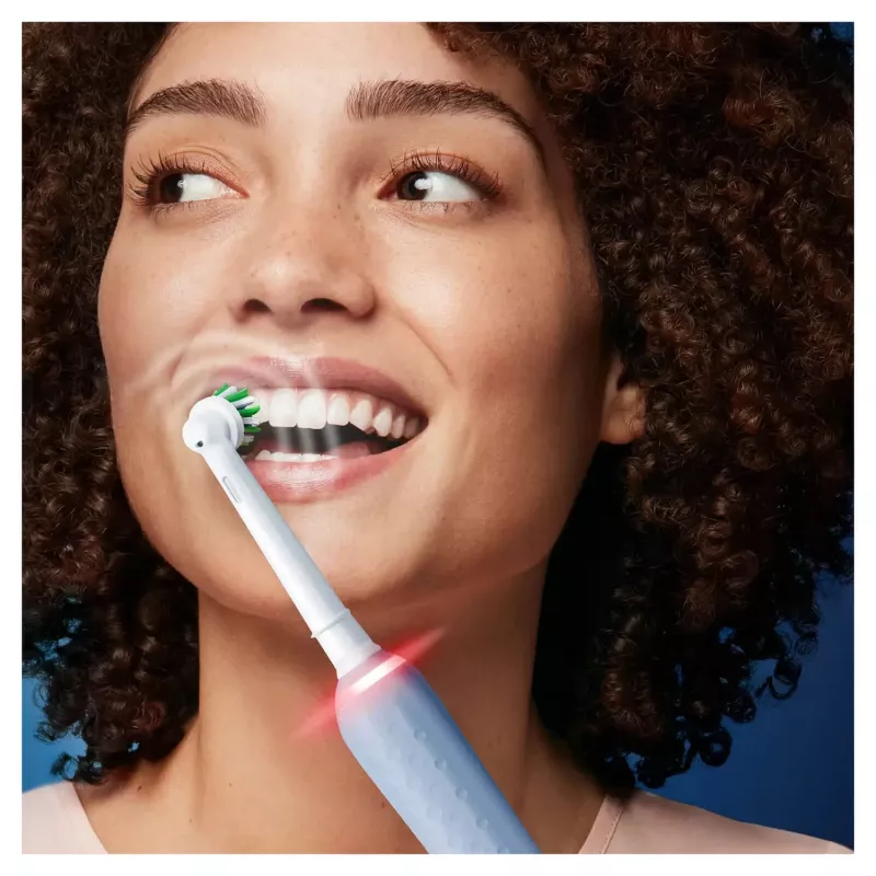 Oral-B Pro 3 3000 Cross Suaugusiems skirtas sukamojo-svyruojamojo judesio dantų šepetėlis Mėlynas