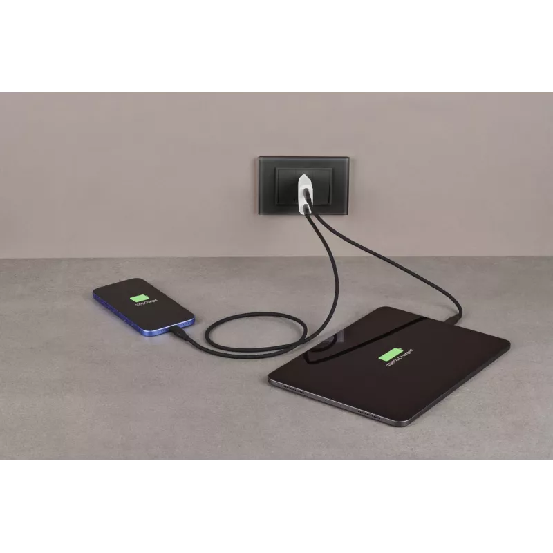 Cellularline GAN sieninis įkroviklis 2xUSB-C 30W PD 2xUSB-C 30W PD sieninis įkroviklis su GaN technologija