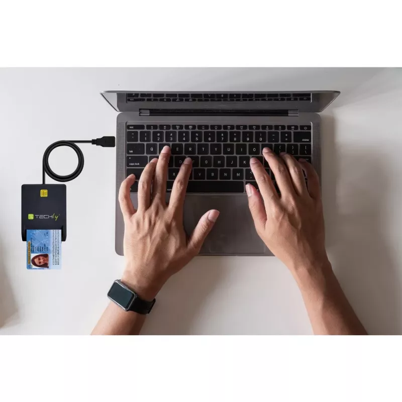 Techly kompaktiška išmaniųjų kortelių skaitytuvas/rašytuvas USB-C™ balta, USB 2.0, 1,5 m, juoda, 102 g