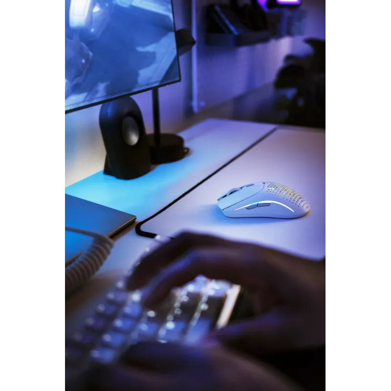 Glorious Gaming Glorious Model O Wireless 2 - matinė balta, dešiniarankė, lazerinė, RF belaidė + USB Type-C, 26000 DPI, 1 ms, balta