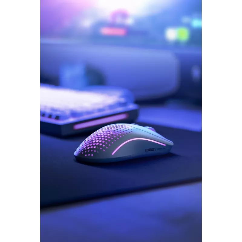 Glorious Gaming Glorious Model O Wireless 2 - matinė balta, dešiniarankė, lazerinė, RF belaidė + USB Type-C, 26000 DPI, 1 ms, balta