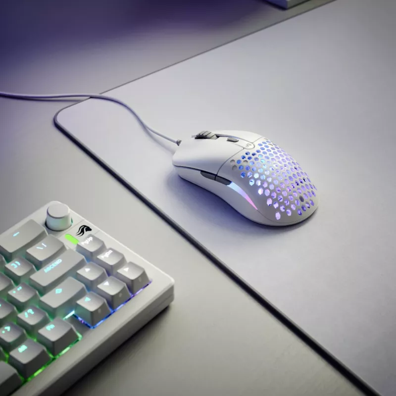 „Glorious Gaming Model O Eternal“ pelė, dešiniarankiams, USB Type-A, optinė, 12000 DPI