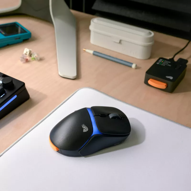 Glorious Gaming Model D3 Wireless pelė, skirta žaidimams – InfinitePlay keičiamų baterijų sistema, 8k apklausa, 130M paspaudimų optiniai jungikliai, itin lengva 69 g, 30K DPI optinis jutiklis, RGB – juoda