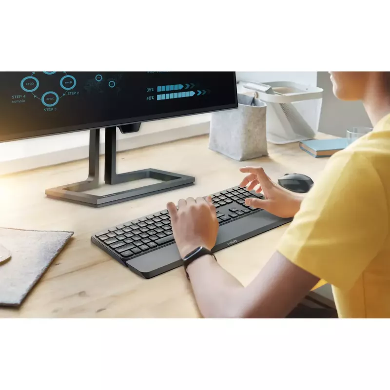 Philips 6000 serija SPT6607B/31 klaviatūra Pelė įtraukta Universali RF belaidė + Bluetooth Juoda