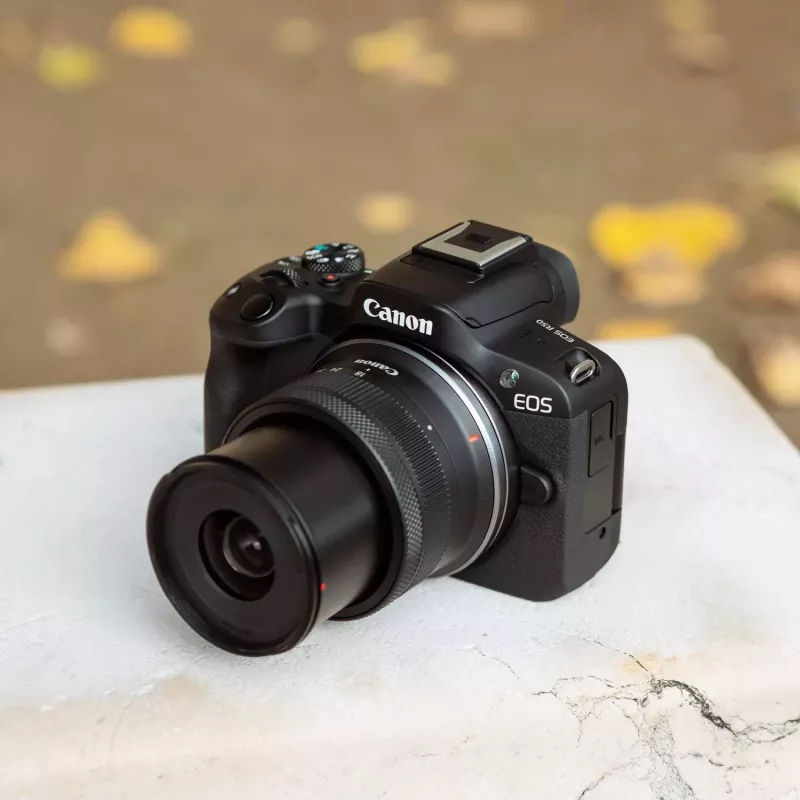 Canon EOS R50 MILC 24.2 MP CMOS 6000 x 4000 pikselių juodas