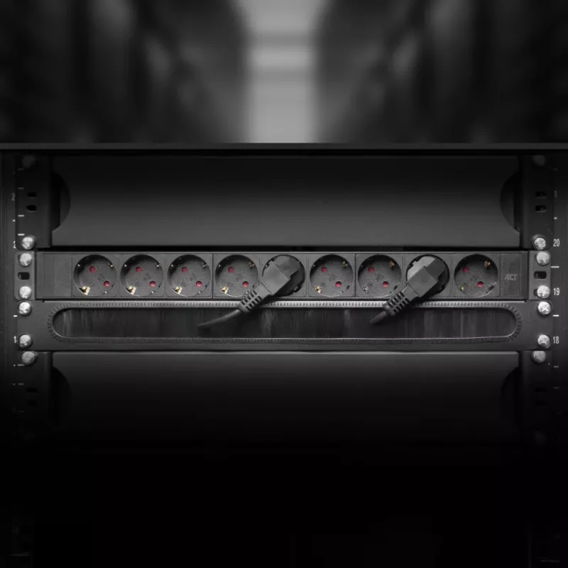 ACT ilginimo laidas PDU 19 inch CEE7/7 su 9 F tipo lizdais, 3 m H05VV-F 3G1.5