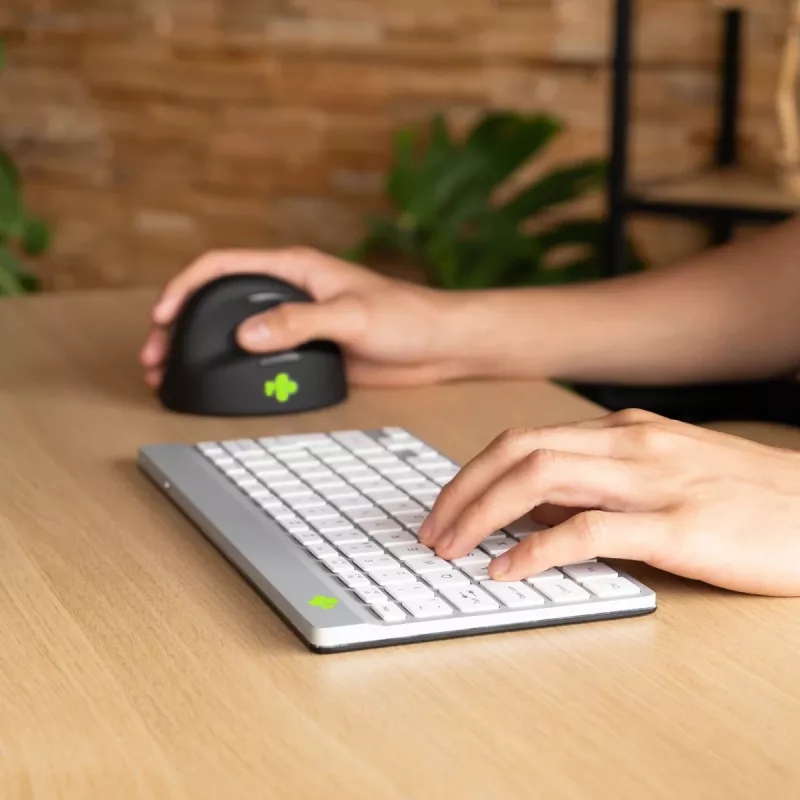 R-Go Tools ergonominė klaviatūra R-Go Compact Break, kompaktiška klaviatūra su pertraukų programa, QWERTY (ŠIAURĖS ŠALIMS), Bluetooth, balta