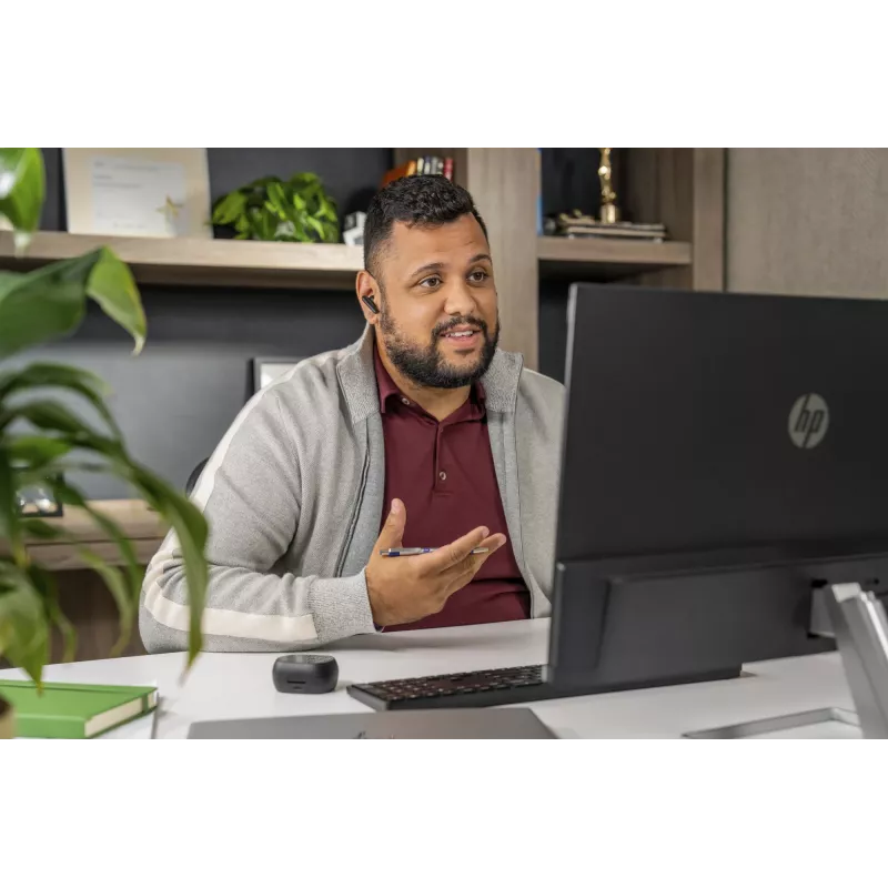 HP Poly Voyager Free 60+M UC Carbon Juoda Ausinės +BT700 USB-C Adapteris +Liečiamas įkrovimo dėklas