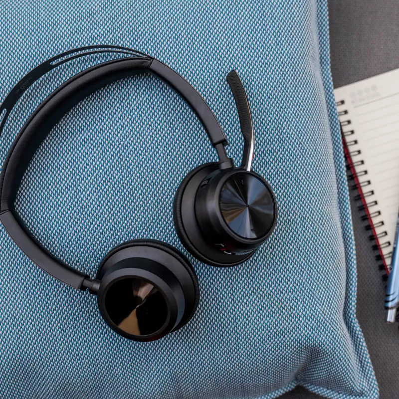 HP Poly Voyager Focus 2 Microsoft Teams sertifikuotos USB-C-C ausinės +USB-C/A adapteris