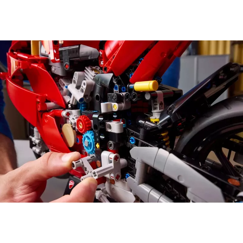 LEGO TECHNIC 42202 Ducati Panigale V4 S Motociklas