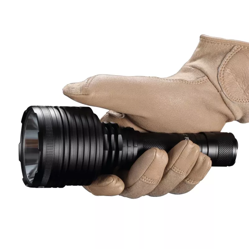 Nitecore P30i juodas rankinis LED žibintuvėlis