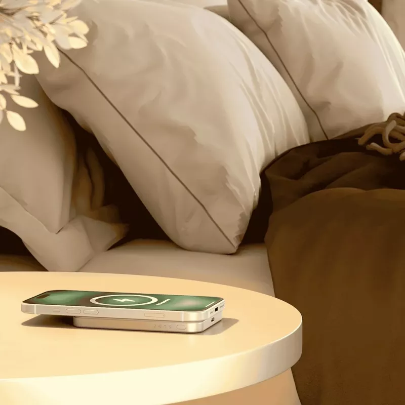 ZENS Pro 1 plonas 5000 mAh belaidis įkroviklis baltas