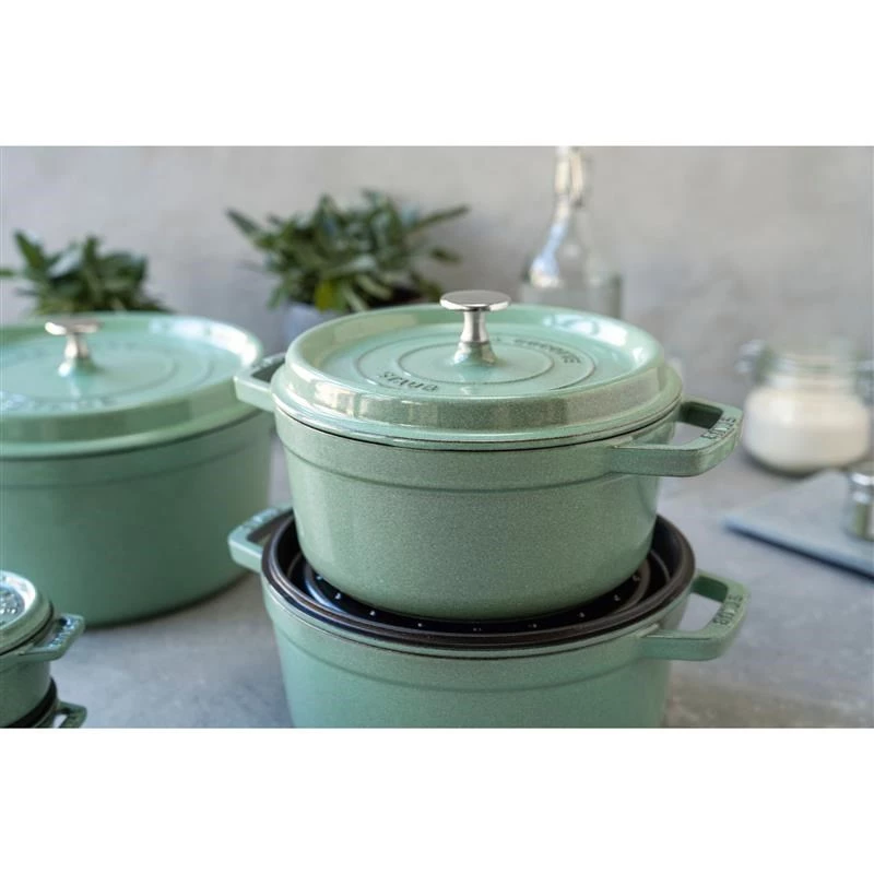 Staub apvalus ketaus puodas 5,2 l, mėtinis – La Cocotte 26 cm