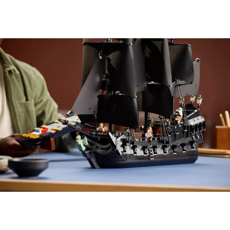 LEGO ICONS 10365 Kapitono Džeko Sperou piratų laivas