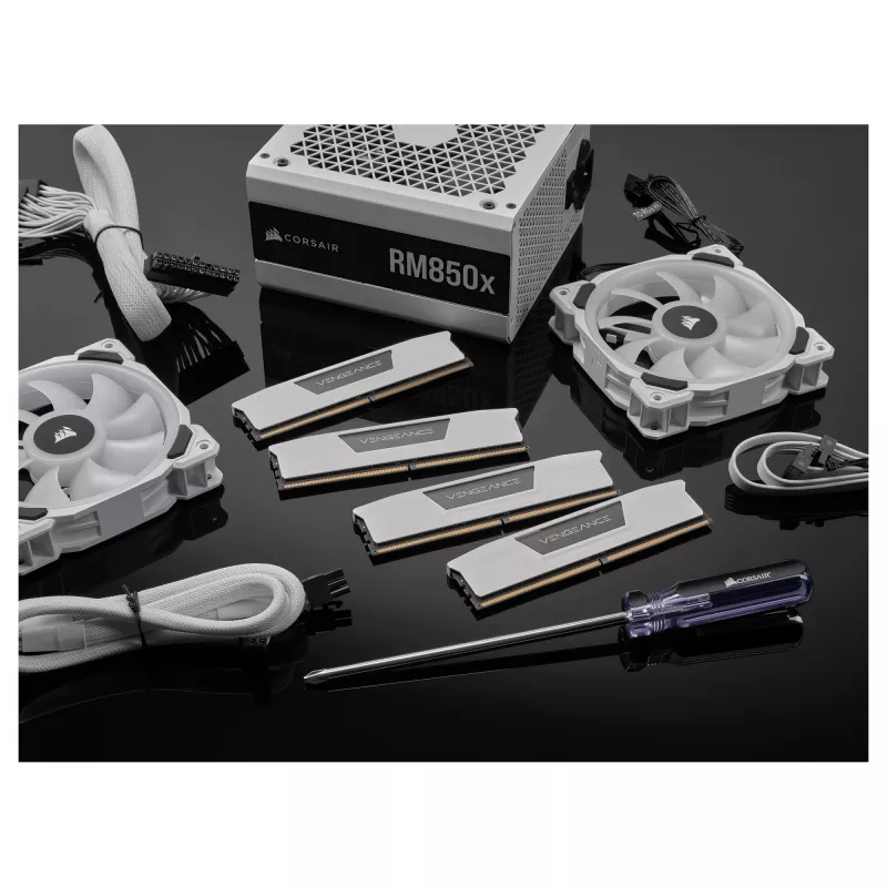 Corsair Vengeance 32GB (2x16GB) DDR5 6400MHz CL36 stalinio kompiuterio atminties rinkinys – baltas