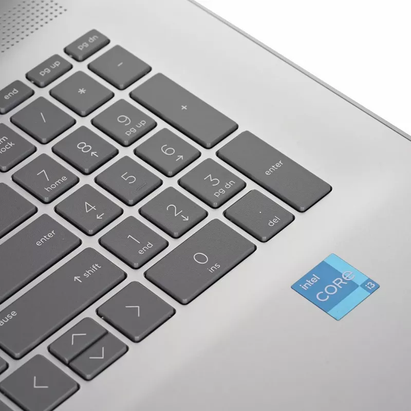 Laptop HP 17-CN3003D — 17,3 colio ekranas, Intel Core i3-N305, 8 GB RAM, 256 GB SSD, Bluetooth, Windows 11, Sidabrinis