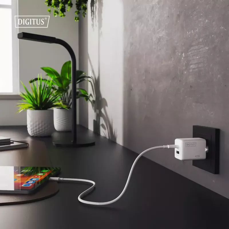 Sieninis įkroviklis DIGITUS USB GaN 45W — 1× USB-C, 1× USB-A, įėjimas 100–240 V, baltas