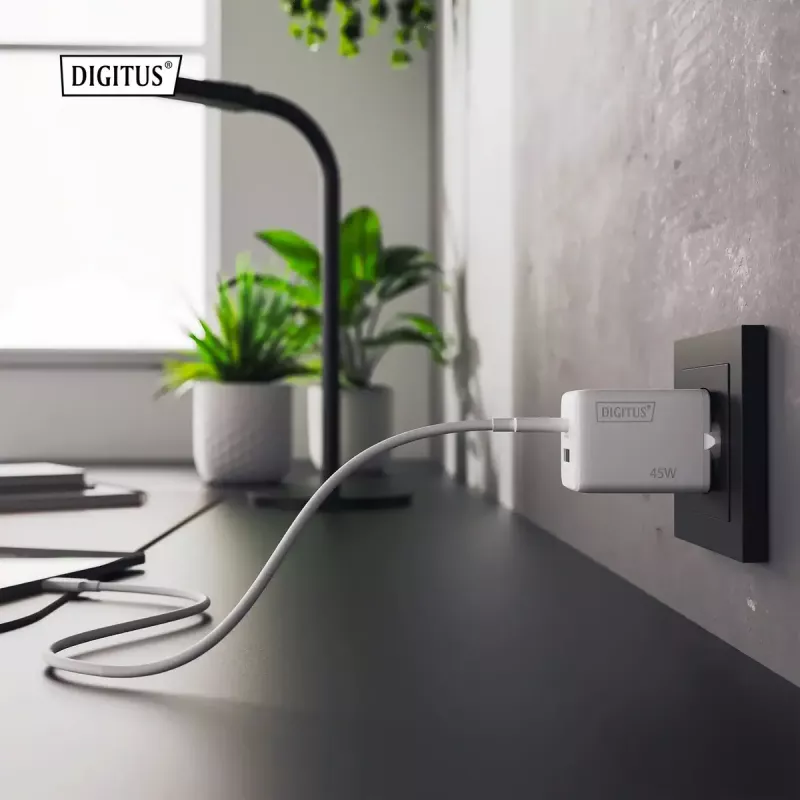 Sieninis įkroviklis DIGITUS USB GaN 45W — 1× USB-C, 1× USB-A, įėjimas 100–240 V, baltas