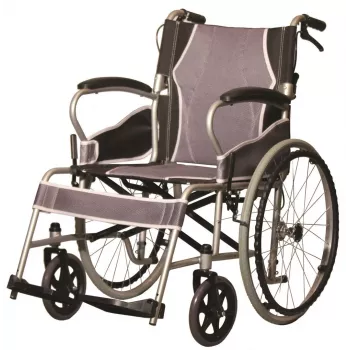 Neįgaliojo vežimėlis ANTAR AT52301 — lengvas plieninis rėmas, sulankstomas, 46×40 cm sėdynė, galiniai 55,9 cm ratai, maksimali apkrova 115 kg