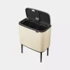 Brabantia Bo Touch šiukšliadėžė 33 l 3 krepšiai smėlio spalvos plotis 540 mm gylis 312 mm aukštis 680 mm