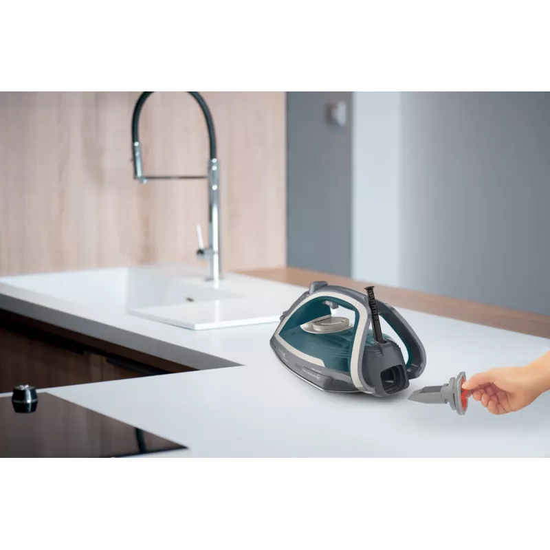 Garinis lygintuvas Tefal Ultragliss Anti-Calc Plus FV6842 — 2800 W, 0,27 L bakelis, 260 g/min garų smūgis, 1,295 kg