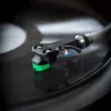 Audio-Technica AT-VM95E/H fono šovinys su iš anksto sumontuota AT-HS6BK galvute (juoda/žalia)