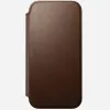Mobiliojo telefono odinis aplankas Nomad Modern Leather Folio, skirtas iPhone 17 Pro Max (6,9 col.), rudas, oda / aliuminis, 4 kortelių kišenės
