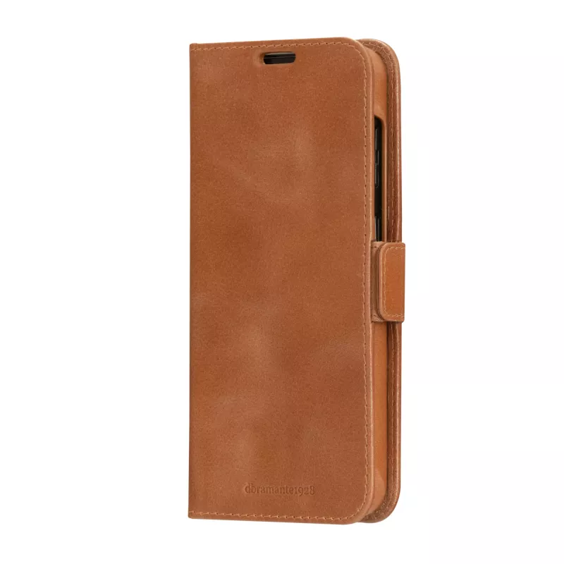 Dėklas-knygelė dbramante1928 Lynge, skirtas Samsung Galaxy S23+ — Tan, 3 kortelių kišenės, tinka 6,6 colio ekranui