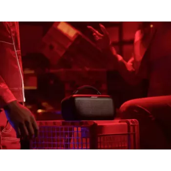 Mono nešiojama kolonėlė Bose SoundLink Max Juoda