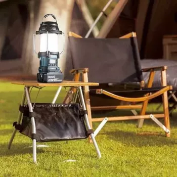 Nešiojamasis Bluetooth radijas Makita DMR057 su lempa ir žibintuvėliu