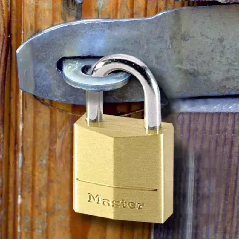 Lagamino raktinė spyna MASTER LOCK 20 mm pločio tvirtas žalvarinis korpusas
