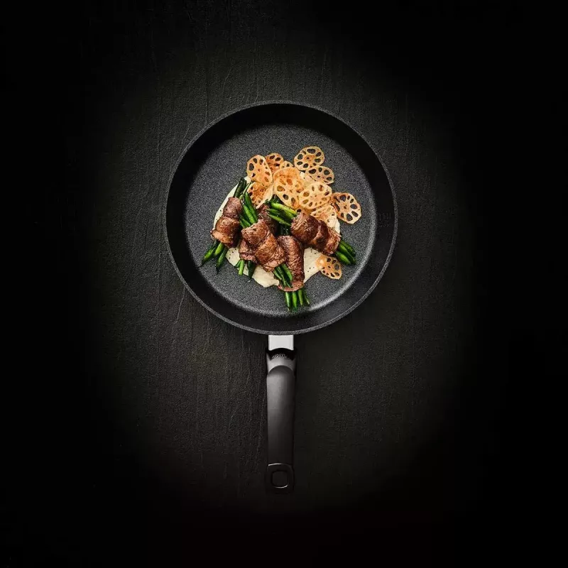 Universali keptuvė Fissler Adamant Comfort Round 20 cm juoda