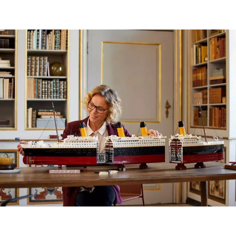 LEGO rinkinys ICONS 10294 Titanic modelio kopija — 9 090 detalių, 18+